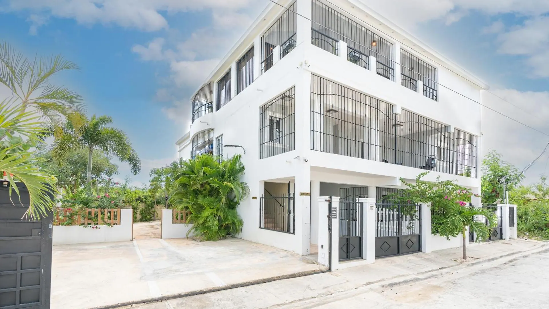 Tropical Garden Apartment With High Wifi 拉罗马纳