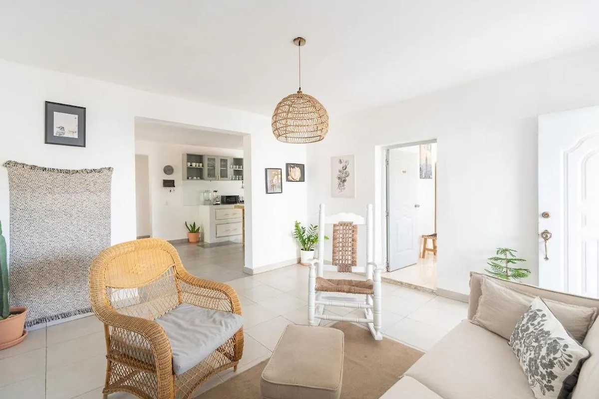 Tropical Garden Apartment With High Wifi location
